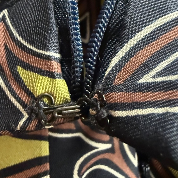 Saks Fifth Avenue Silk Floral Print Mini Skirt Size 4 - Picture 6 of 10